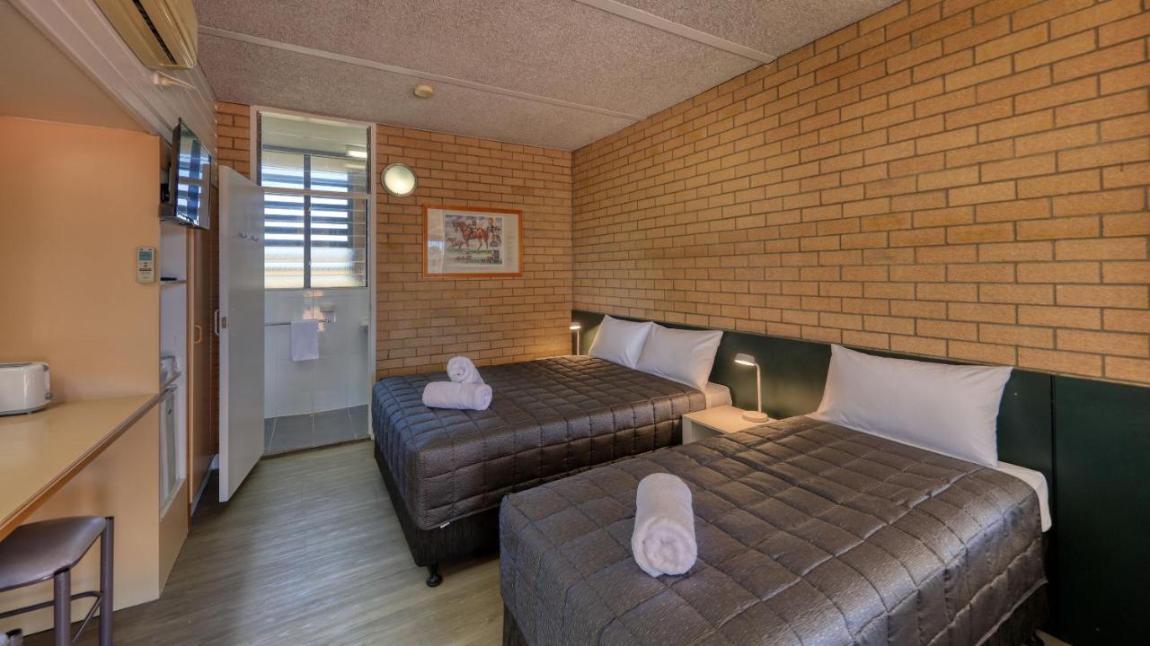 Goondiwindi Motel Екстер'єр фото