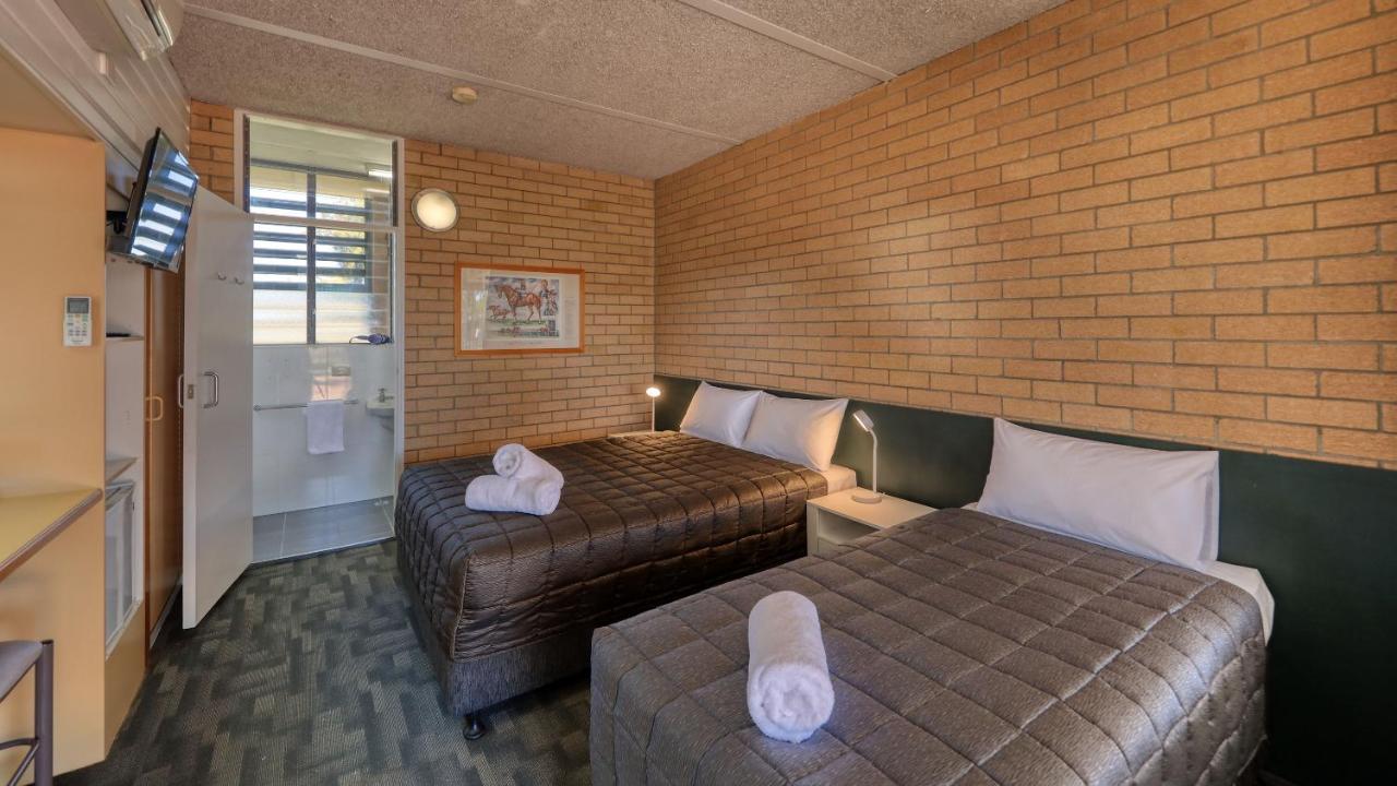 Goondiwindi Motel Екстер'єр фото